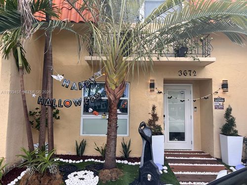 31-3672 Ne 167th St, North Miami Beach, FL, 33160-3528 | Card Image