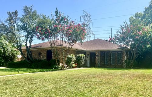 1826 Green Tree Ln, Duncanville, TX, 75137-3612 | Card Image