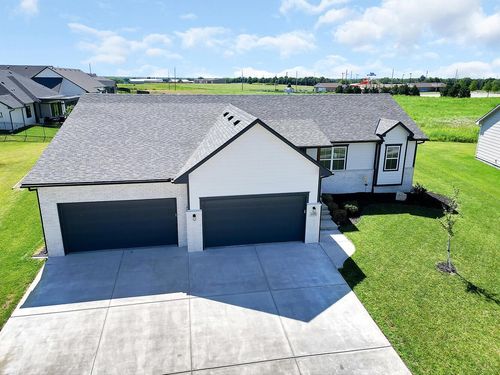 1438 Emerald Valley Dr, Mulvane, KS, 67110-8623 | Card Image