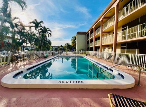 303-100 Se 6th Ave, Pompano Beach, FL, 33060-7256 | Card Image
