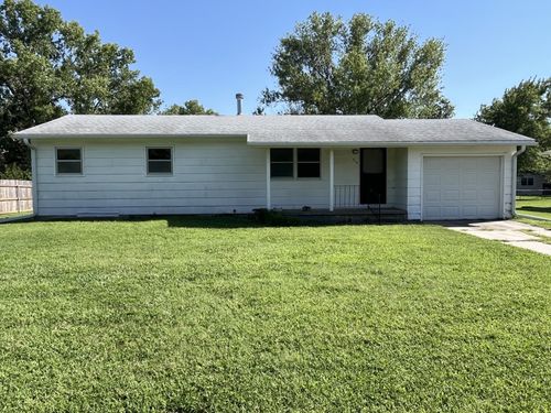 715 Cottonwood Ln, Newton, KS, 67114-1418 | Card Image