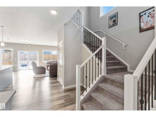 435 41 Ave Nw, Edmonton, AB, T6T2G2 | Card Image