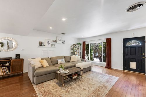 3-14238 Dickens St, Sherman Oaks, CA, 91423-4262 | Card Image