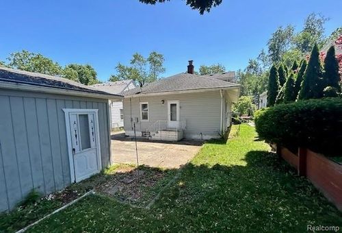 2170 Avondale St, Sylvan Lake, MI, 48320-1710 | Card Image