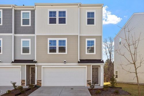 3025 Castle Loch Ln, Durham, NC, 27703-7046 | Card Image