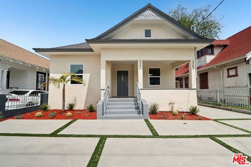 227 W 41st St, Los Angeles, CA, 90037-2214 | Card Image
