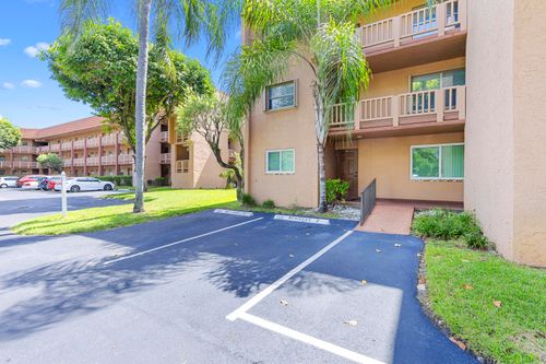 101-9861 Sunrise Lakes Blvd, Sunrise, FL, 33322-6282 | Card Image