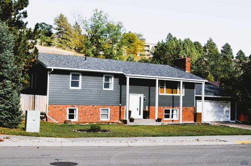 1302 38th St, Rapid City, SD, 57702-3102 | Card Image