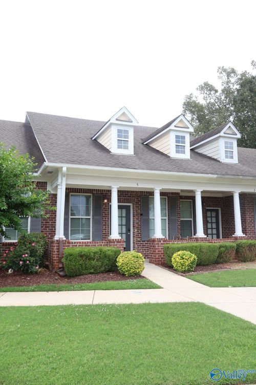 5 Atherton Cir Sw, Huntsville, AL, 35824-4047 | Card Image