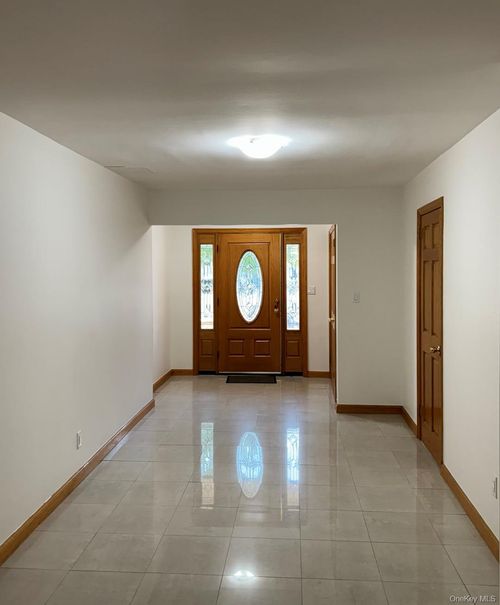 1fl-225 59th Ave, Oakland Gardens, NY, 11364-2340 | Card Image