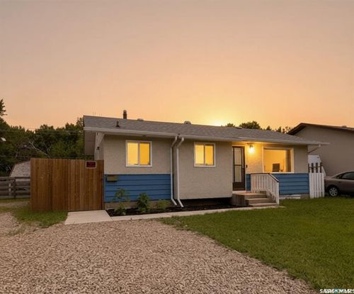 1982 13th St W, Prince Albert, SK, S6V3K5 | Card Image