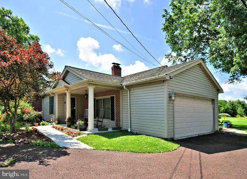 654 Allentown Rd, TELFORD, PA, 18969-2204 | Card Image