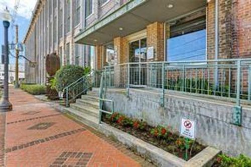 unit-214-920 Poeyfarre St, New Orleans, LA, 70130-3890 | Card Image