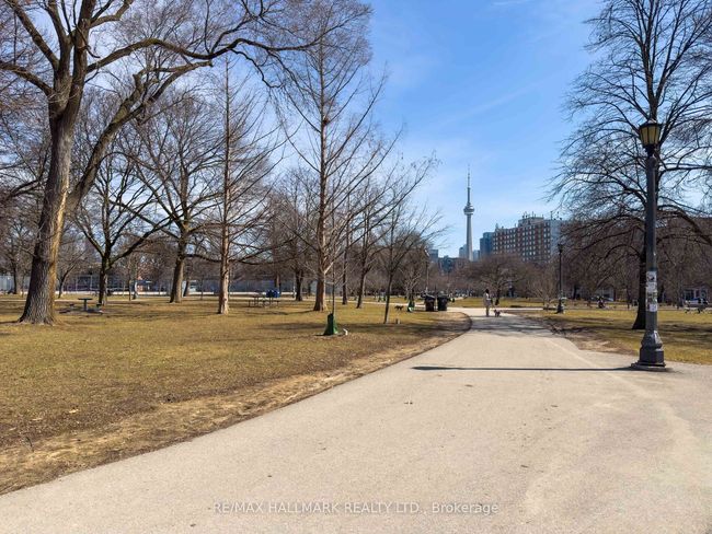 108 Crawford St, House attached with 6 bedrooms, 5 bathrooms and 3 parking in Toronto ON | Image 40