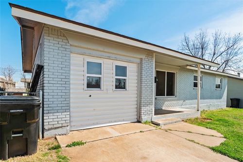 2512 Yorkshire Ave, Moore, OK, 73160-1168 | Card Image