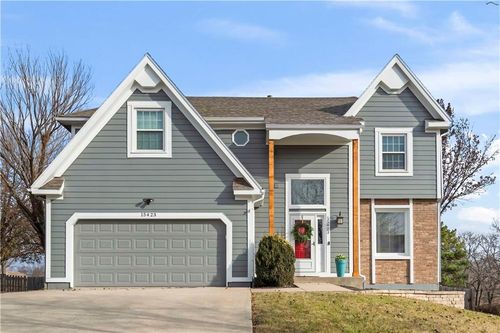 15423 Maple Street, Overland Park, KS, 66223 | Card Image