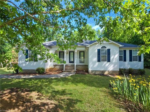 148 Pinta Ct, Thomasville, NC, 27360-9046 | Card Image