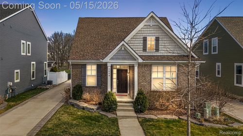 2440 Massoit Rd, Royal Oak, MI, 48073-1900 | Card Image