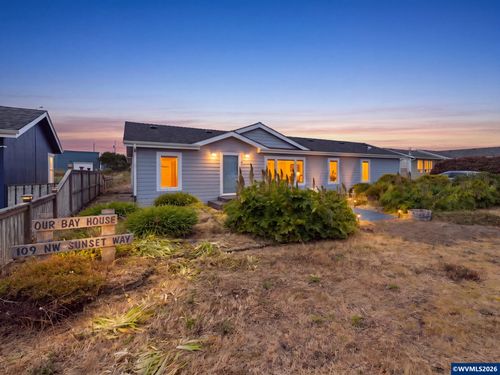109 Nw Sunset Way, Waldport, OR, 97394-9445 | Card Image