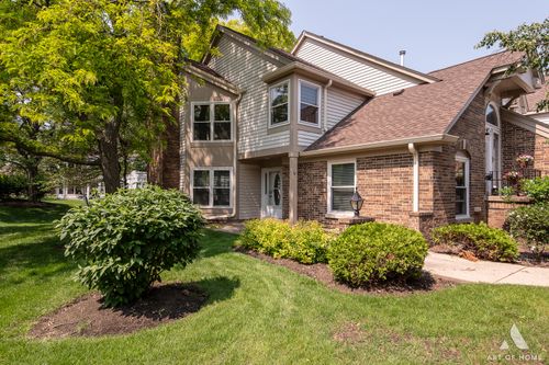 61 Willow Pkwy, Buffalo Grove, IL, 60089-4633 | Card Image