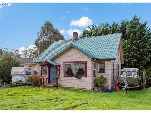 865 N Dean St, Coquille, OR, 97423-1348 | Card Image