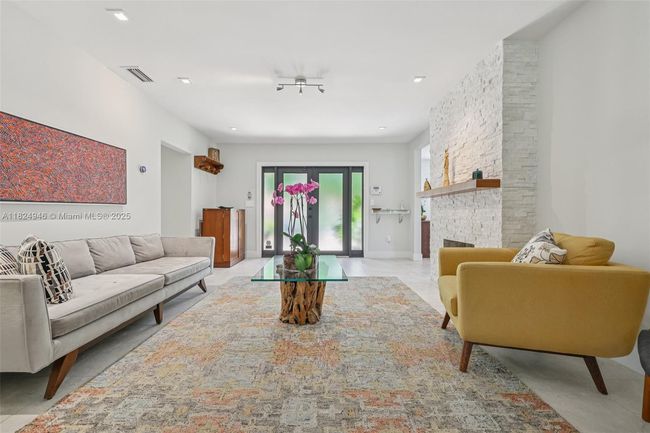 441 Sw 27 Th Rd, House other with 4 bedrooms, 4 bathrooms and null parking in Miami FL | Image 6