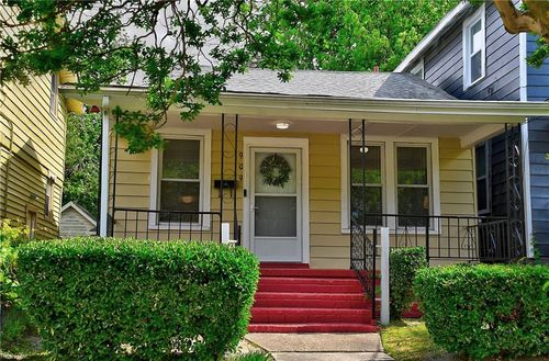 909 E 29th St, Norfolk, VA, 23504-1706 | Card Image