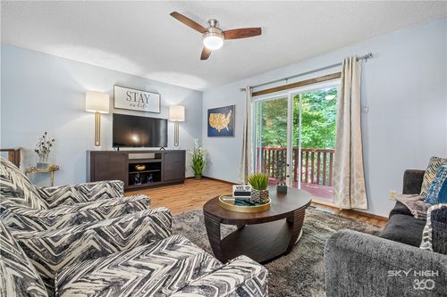 9 August Ln, Bella Vista, AR, 72715-8463 | Card Image