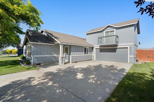 5721 Coppercap Mountain Ln, Pasco, WA, 99301-9437 | Card Image