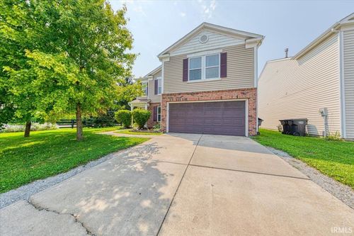 7517 Charlotte Dr, Ingalls, IN, 46048-9516 | Card Image