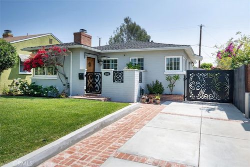 1212 N Avon St, Burbank, CA, 91505-2211 | Card Image