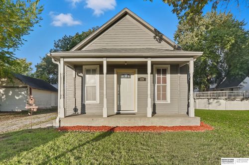 125 N Maple St, Fremont, NE, 68025-6355 | Card Image