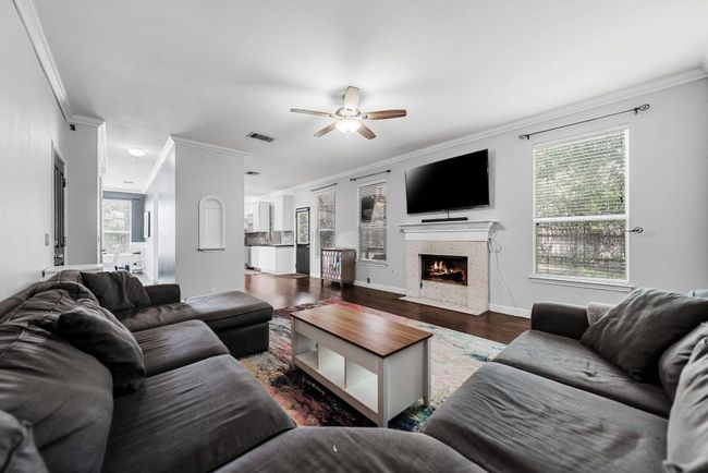 1600 Serenity Springs Cv, House other with 4 bedrooms, 3 bathrooms and 4 parking in Cedar Park TX | Image 4