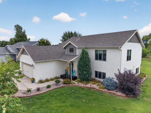 1214 6th Avenue Nw, Perham, MN, 56573 | Card Image