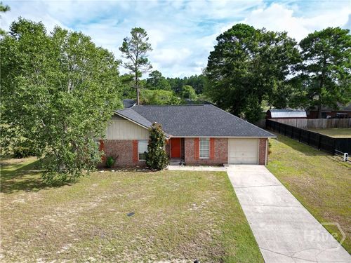 33 W Kenny Dr, Hinesville, GA, 31313-8722 | Card Image