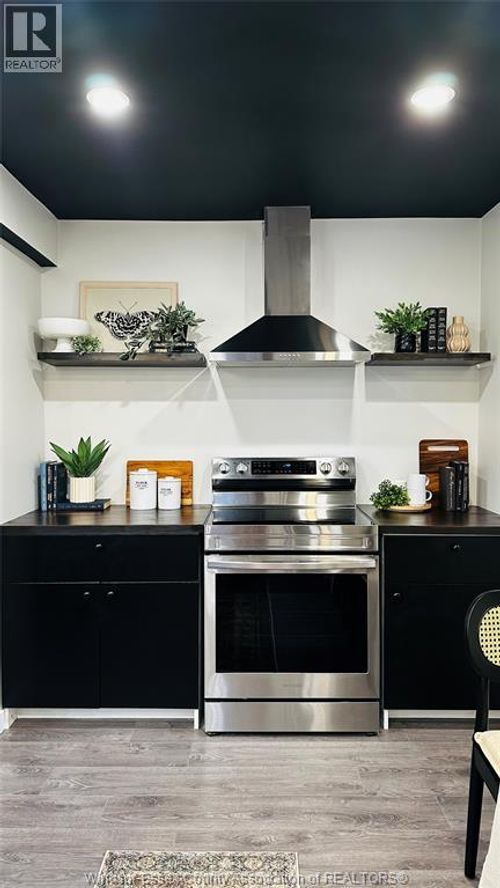 3519 Tecumseh Rd W, Windsor, ON, N9C2B6 | Card Image