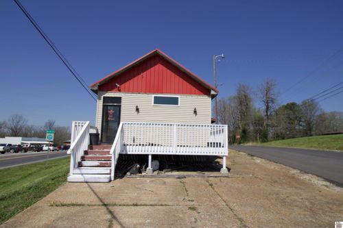 28 Elm St, Bardwell, KY, 42023-9098 | Card Image