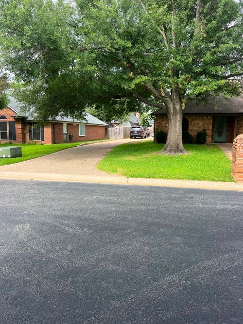 610 Pecos St, Chandler, TX, 75758-9442 | Card Image