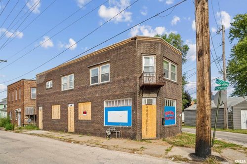 1365 1/2 13th Ave, East Moline, IL, 61244-1700 | Card Image