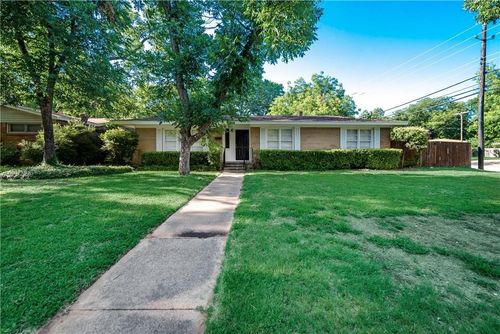 1601 Larkspur Dr, Arlington, TX, 76013-3571 | Card Image