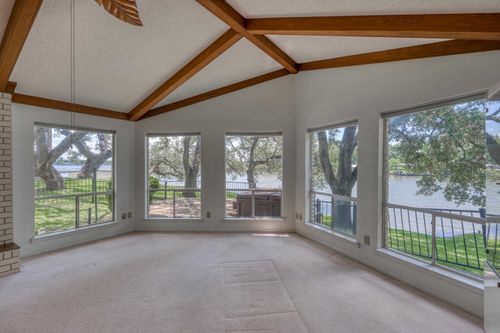 104 Bluebird Ln, Highland Haven, TX, 78654-9783 | Card Image