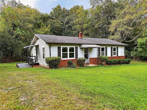 2422 Abernathy Ave, Statesville, NC, 28625-6403 | Card Image