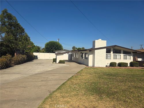1001 S Gilbert St, Fullerton, CA, 92833-3618 | Card Image