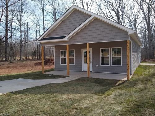 739 Meadowgreen Village Dr, Eden, NC, 27288-3670 | Card Image