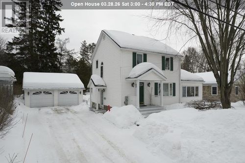 62 Lake St, Sault Ste. Marie, ON, P6A4A5 | Card Image