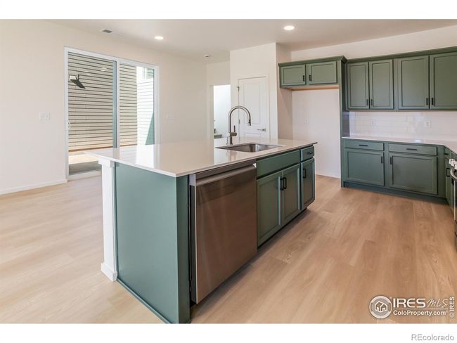 KITCHEN ISLAND | Image 7