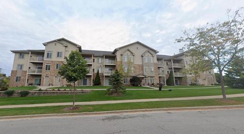 212-W197N16925 Stonewall Drive, Jackson, WI, 53037 | Card Image