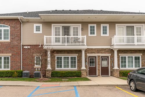 5518 Arbor Chase Dr, Ann Arbor, MI, 48103-3516 | Card Image