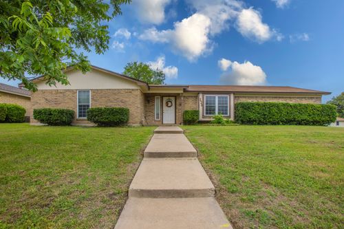 329 Alamosa Dr, Hewitt, TX, 76643-3059 | Card Image