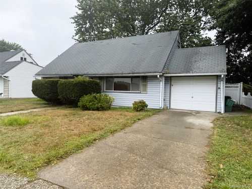 3157 Brixton Ln, Levittown, NY, 11756-2807 | Card Image